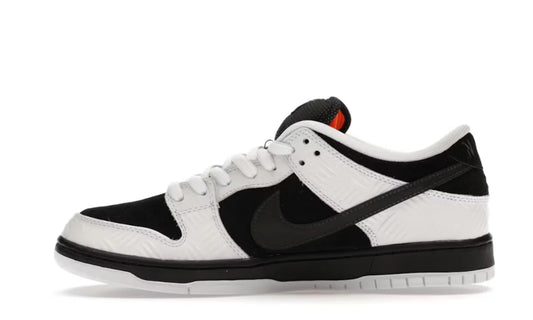 Nike Dunk SB Low Tightbooth